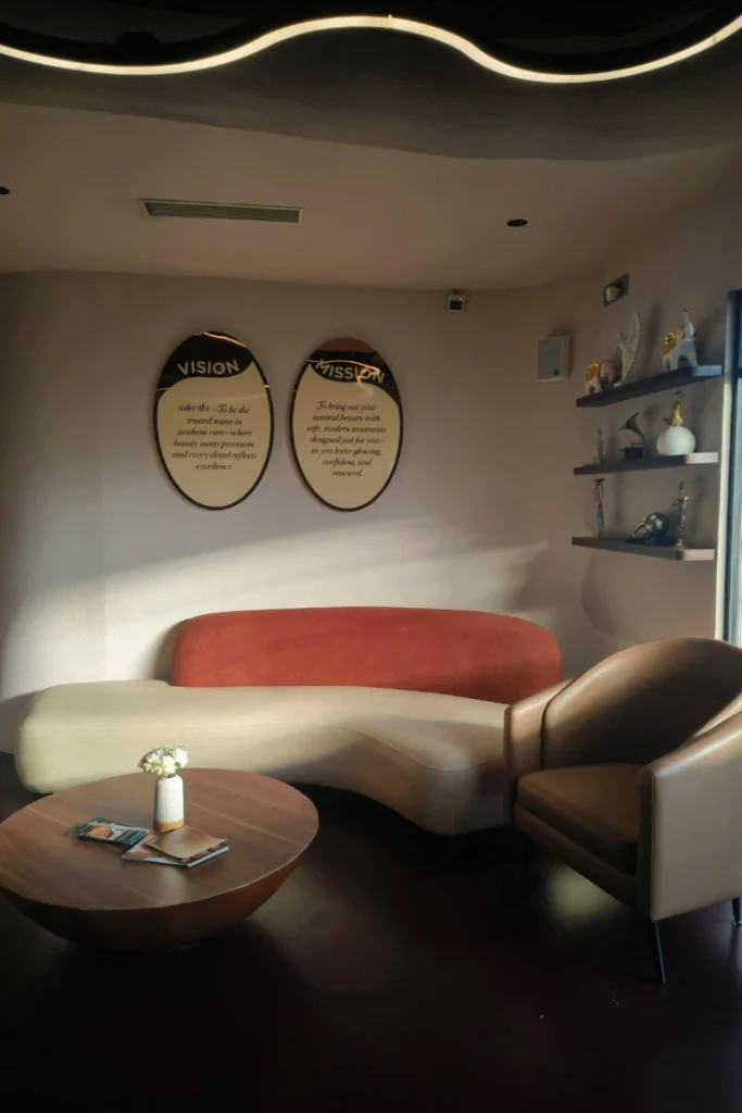 Best-Skin-Care-Clinic-in-Kerala-comfortable-clinic-lounge-at-Aakrithi- Advanced -Skin- and -Hair -Clinic-adoor -pathanamthitta